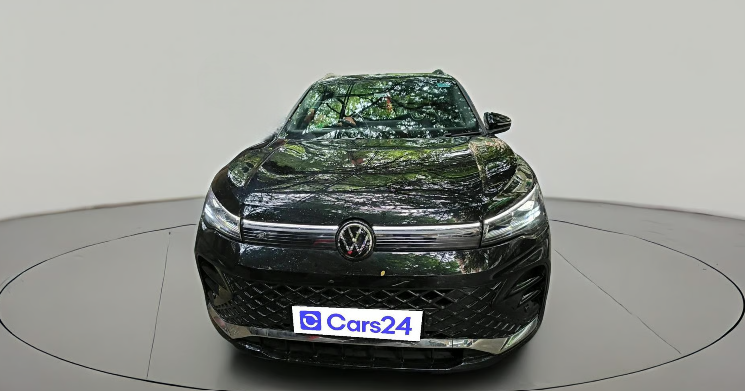 2025 Volkswagen Tiguan R-Line 2.0L TSI, Petrol, Automatic, 1,094 km, exterior