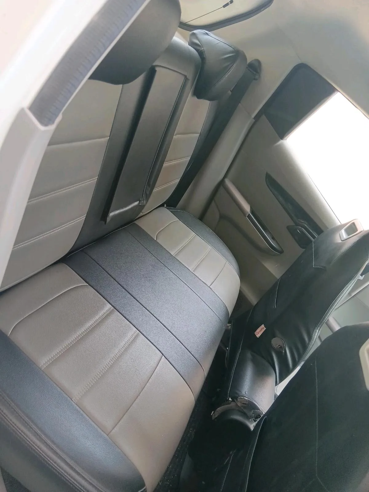 2017 Mahindra Kuv100 K8 6 STR, Petrol, Manual, 26,932 km, interior