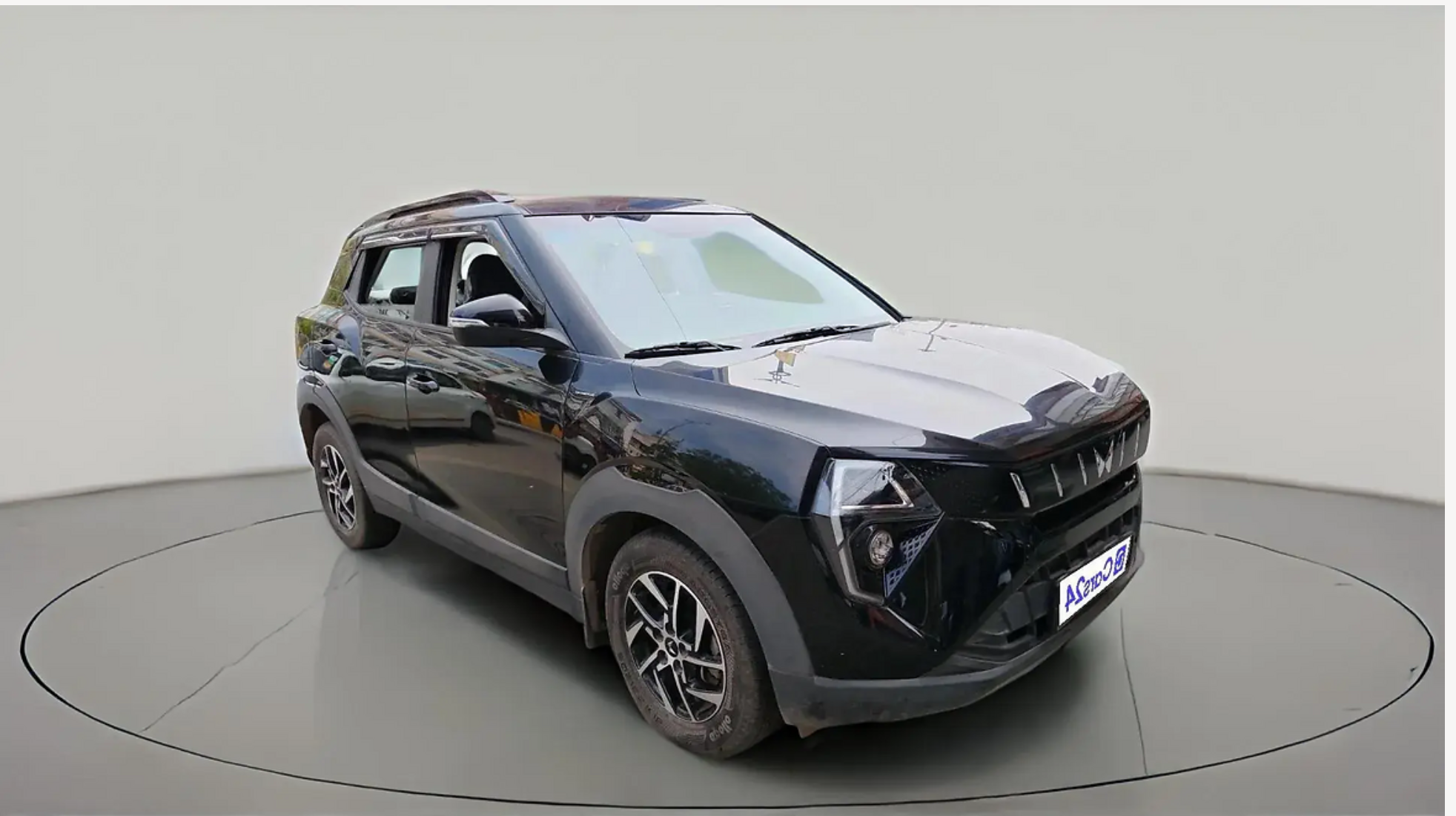 2024 Mahindra XUV 3XO AX5 1.2 L TCMPFI AT, Petrol, Automatic, 8,051 km, exterior