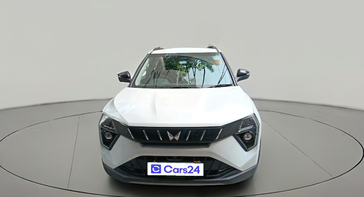 2024 Mahindra XUV 3XO AX5L 1.2 TGDi AT, Petrol, Automatic, 10,988 km, exterior