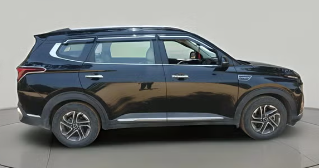 2023 KIA CARENS LUXURY PLUS 1.5 PETROL DCT 7 STR, Petrol, Automatic, 75,690 km, exterior