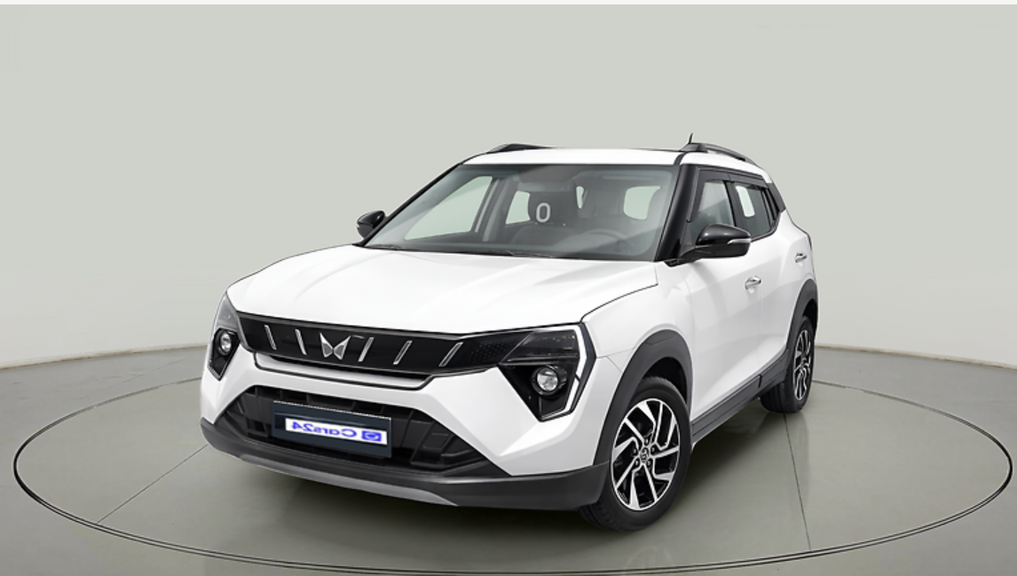 2025 Mahindra XUV 3XO AX5 1.2 L TCMPFi, Petrol, Manual, 7,455 km, exterior