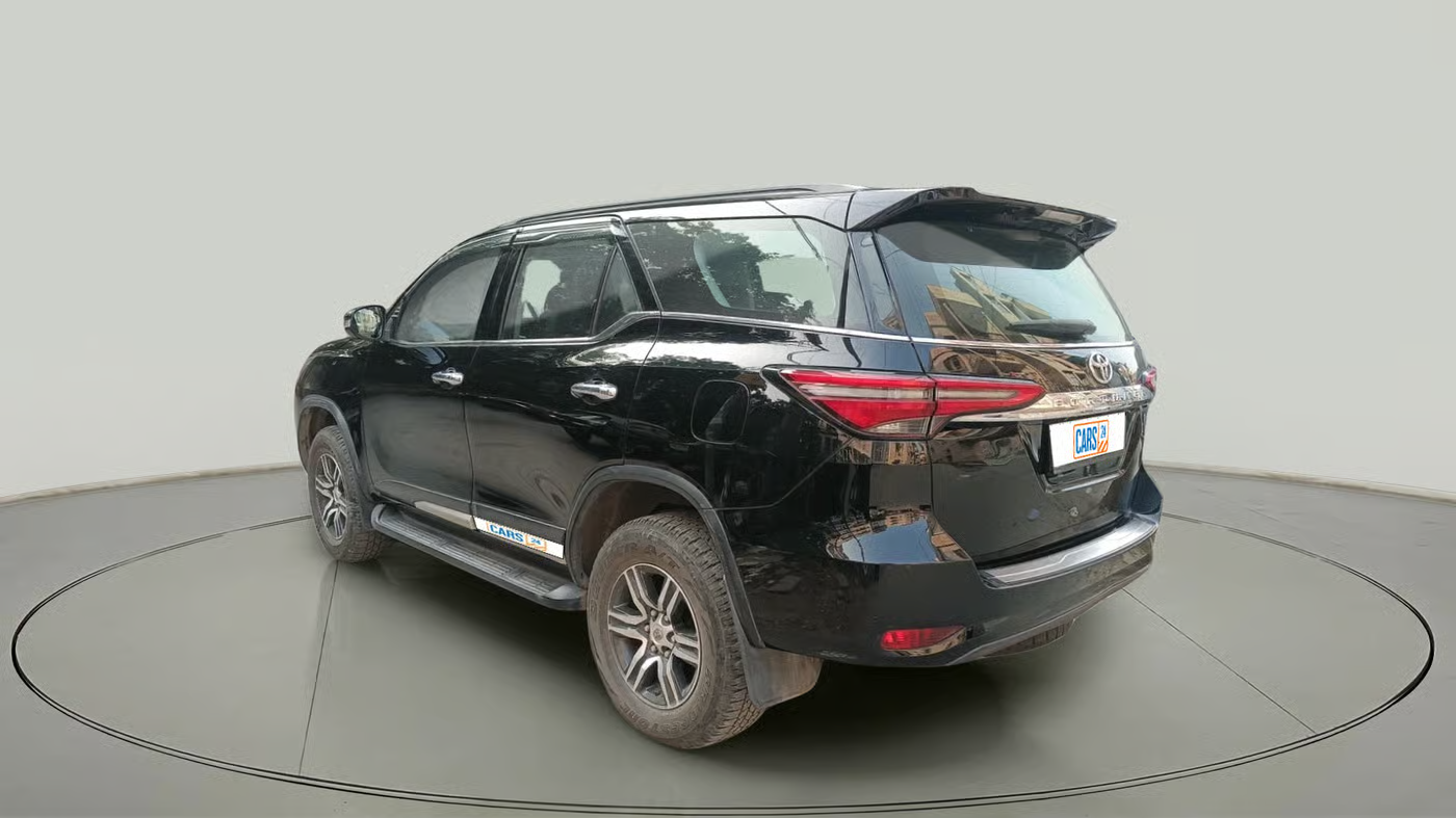 2024 Toyota Fortuner 4X2 MT 2.8 DIESEL, Diesel, Manual, 20,580 km, exterior