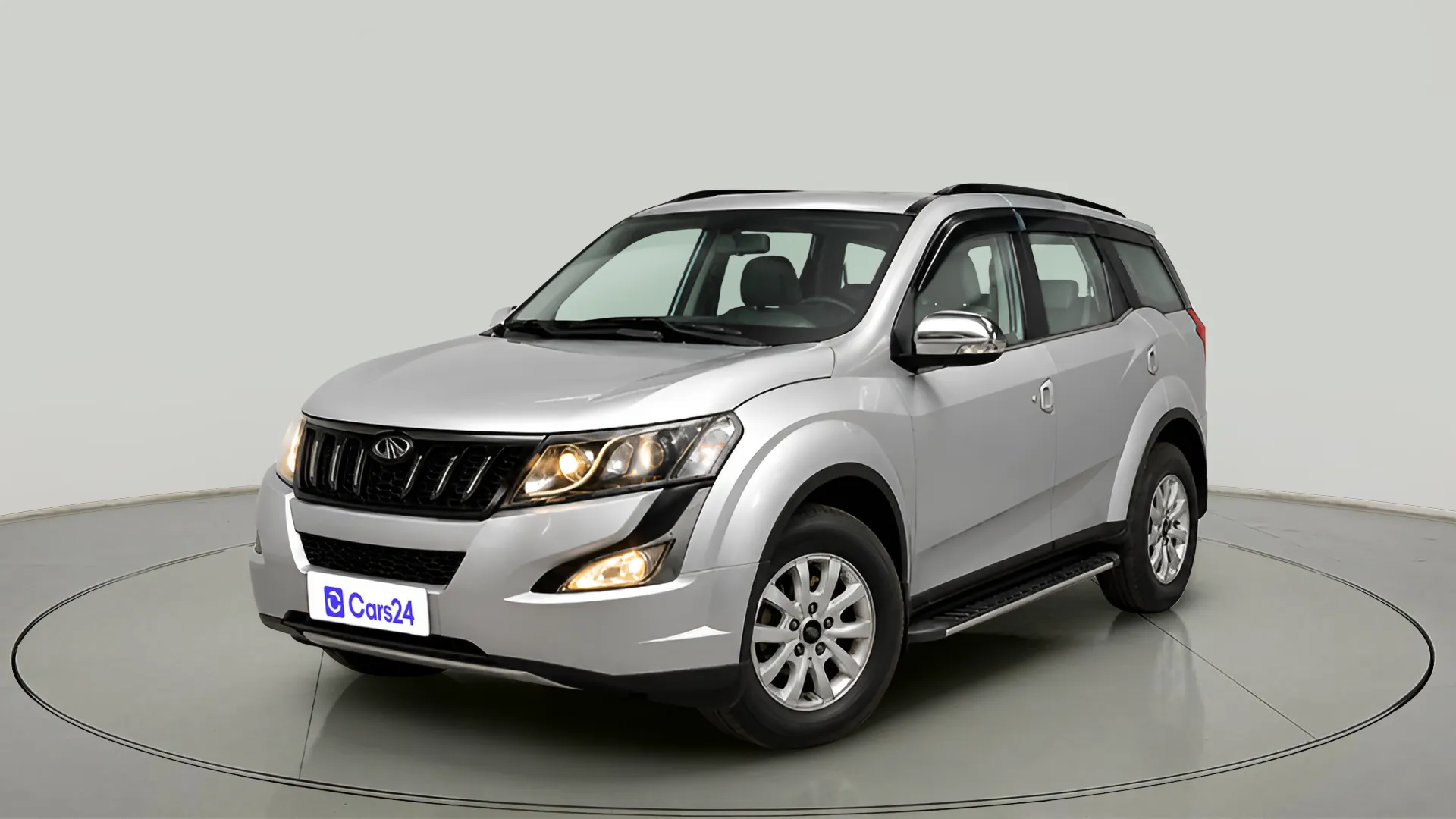 2016 Mahindra XUV500 W10, Diesel, Manual, 73,561 km, exterior
