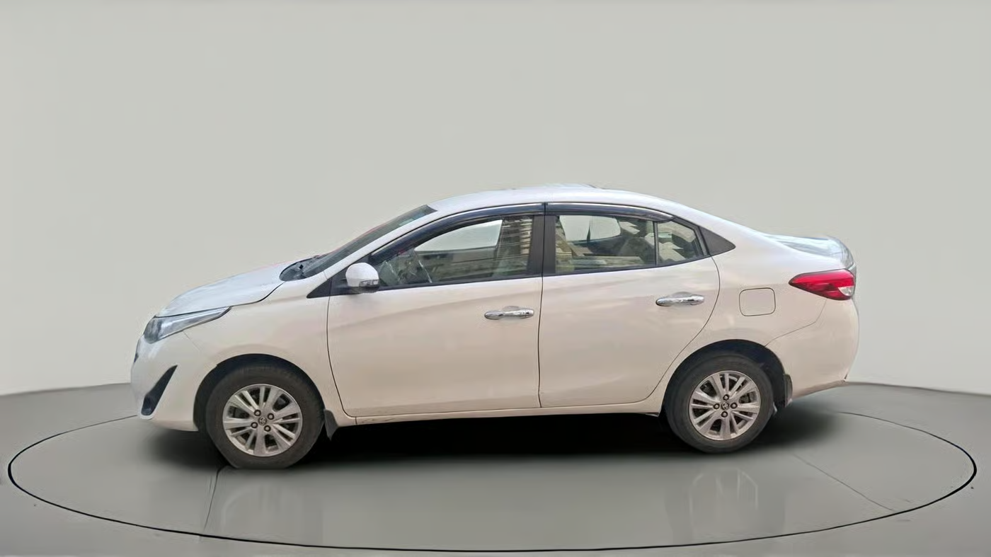 2018 Toyota YARIS G CVT, Petrol, Automatic, 1,02,983 km, exterior