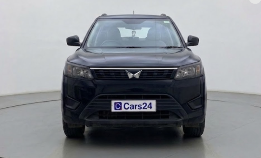 2024 Mahindra XUV300 W4 1.2 PETROL, Petrol, Manual, 1,11,489 km, exterior