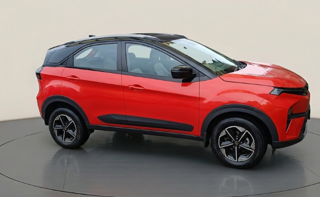 2023 Tata NEXON FEARLESS + SUNROOF DCA DUAL TONE 1.2 PETROL, Petrol, Automatic, 17,932 km, exterior