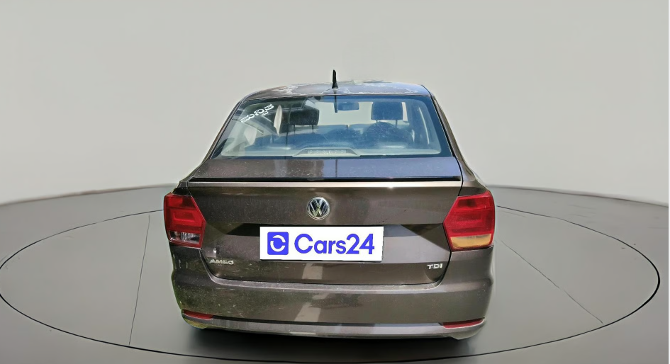 2017 Volkswagen Ameo COMFORTLINE 1.5L, Diesel, Manual, 2,04,378 km, exterior