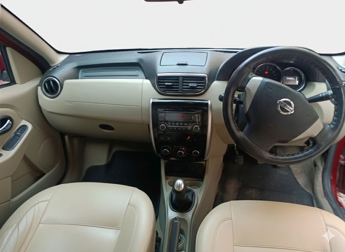 2016 Nissan Terrano XL (D), Diesel, Manual, 99,000 km, interior