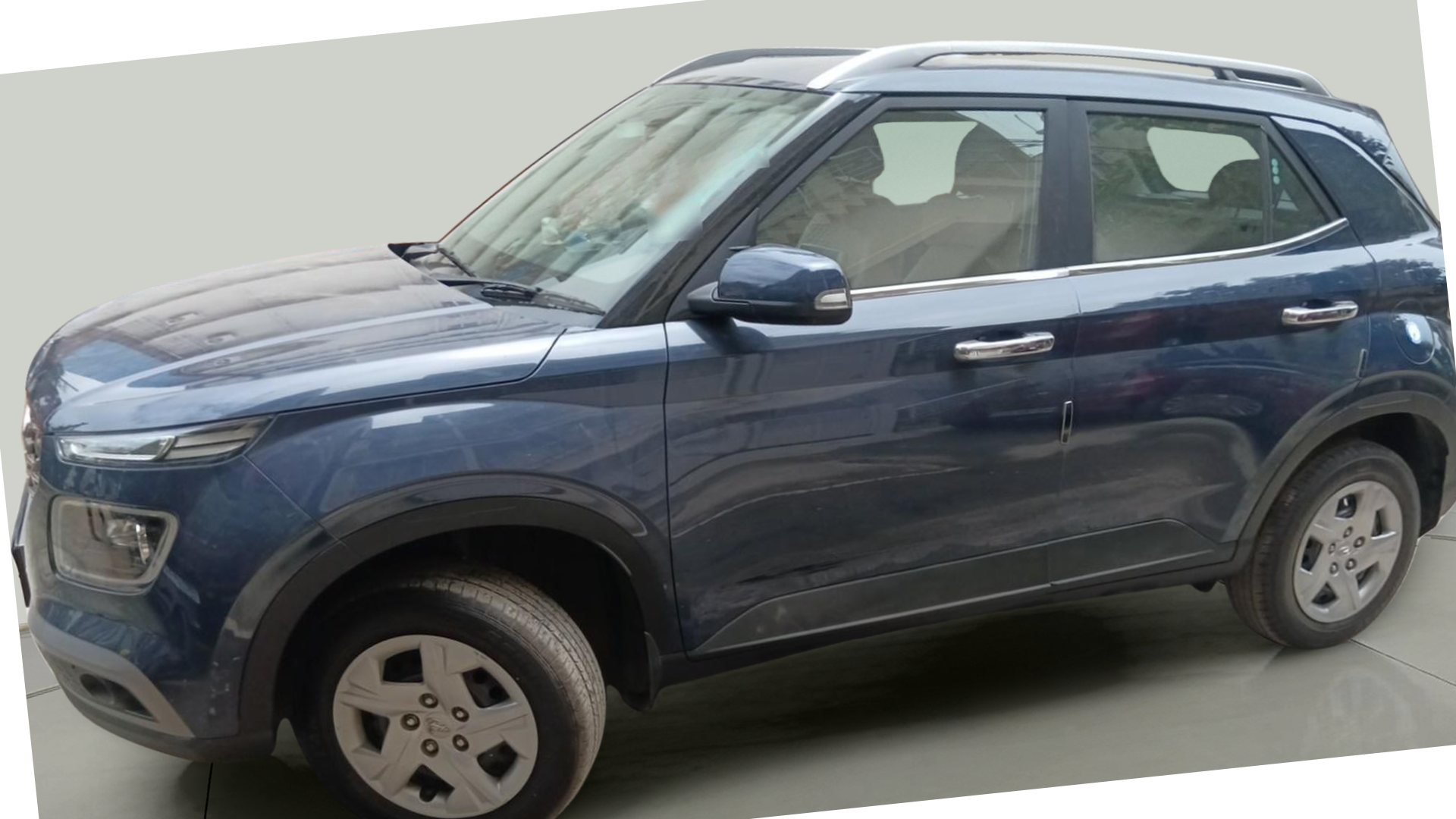 2022 Hyundai VENUE S+ 1.2, Petrol, Manual, 41,000 km, exterior