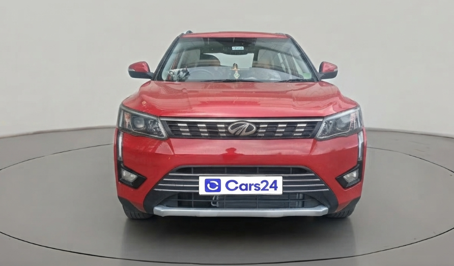 2021 Mahindra XUV300 W8 (O) 1.5 DIESEL, Diesel, Manual, 1,35,637 km, exterior