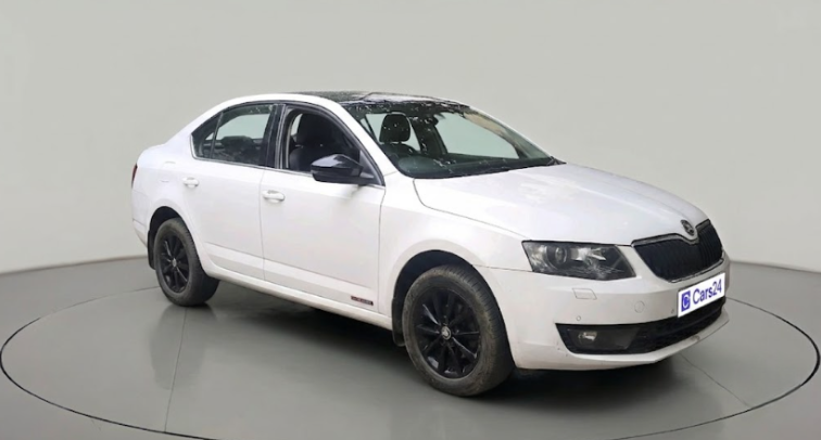2014 Skoda Octavia ELEGANCE 2.0 TDI AT, Diesel, Automatic, 1,25,365 km, exterior