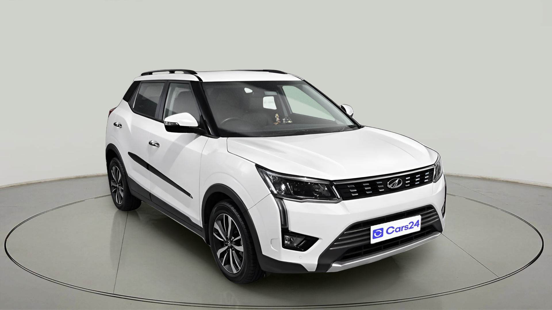2020 Mahindra XUV300 W8 (O) 1.5 DIESEL AMT