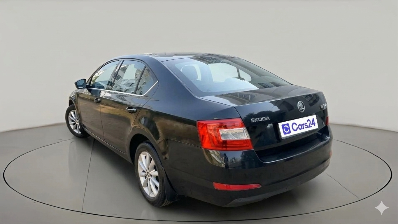 2014 Skoda Octavia AMBITION 2.0 TDI, Diesel, Manual, 1,43,029 km, exterior