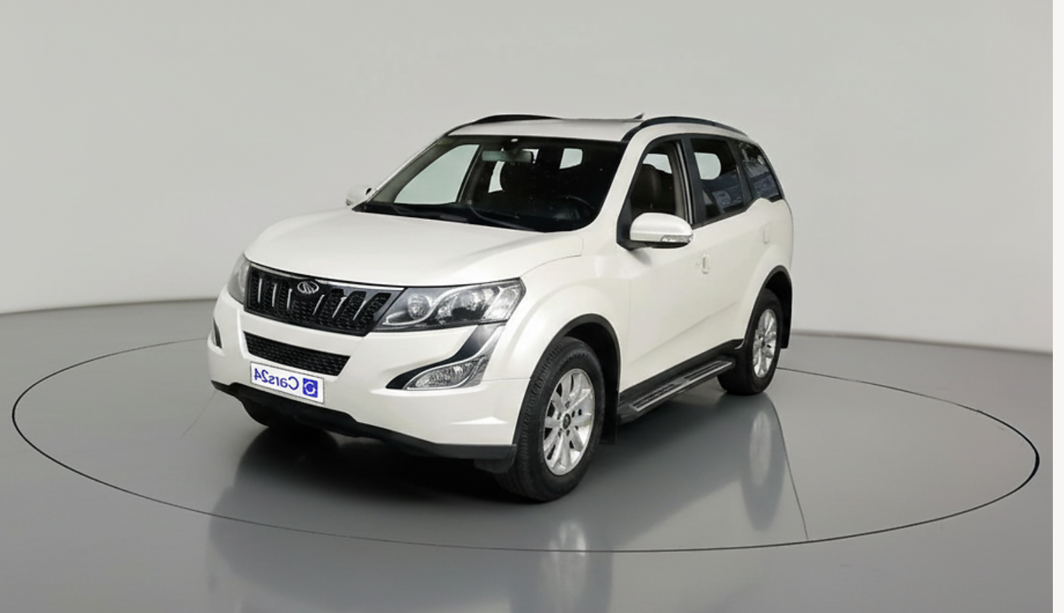 2017 Mahindra XUV500 W8 AT, Diesel, Automatic, 1,28,316 km, exterior