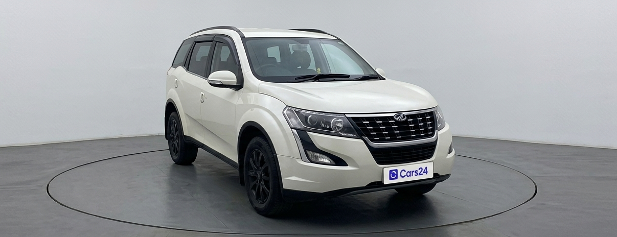 2019 Mahindra XUV500 W11