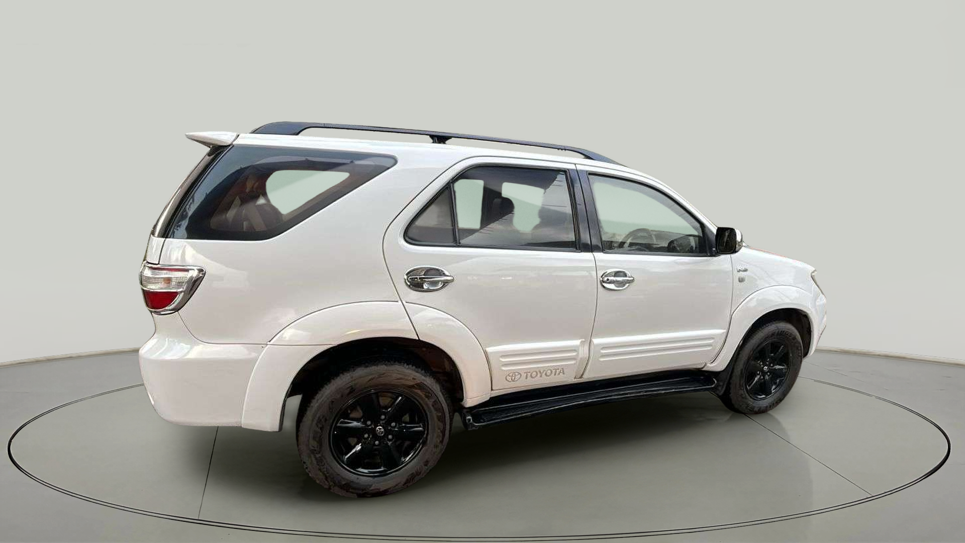 2010 Toyota Fortuner 3.0 4X4 MT, Diesel, Manual, 4,50,000 km, exterior