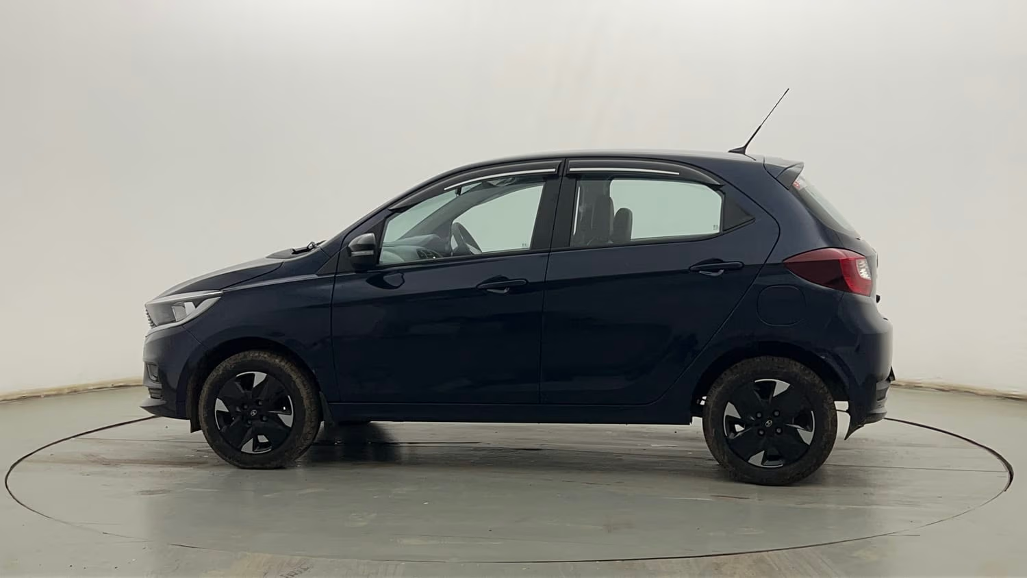 2025 Tata Tiago XTA CNG , CNG, Automatic, 14,559 km, exterior