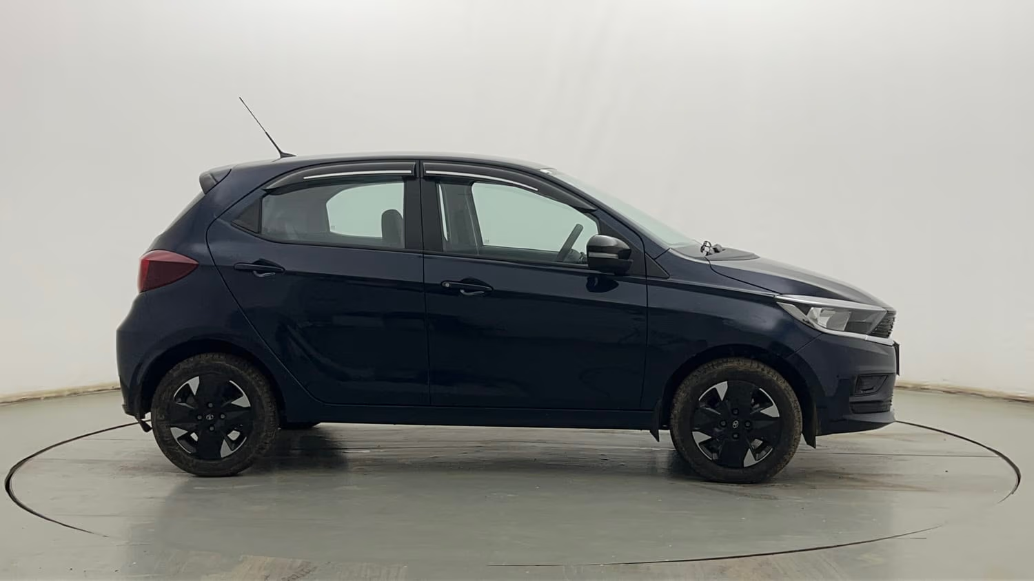 2025 Tata Tiago XTA CNG , CNG, Automatic, 14,559 km, exterior