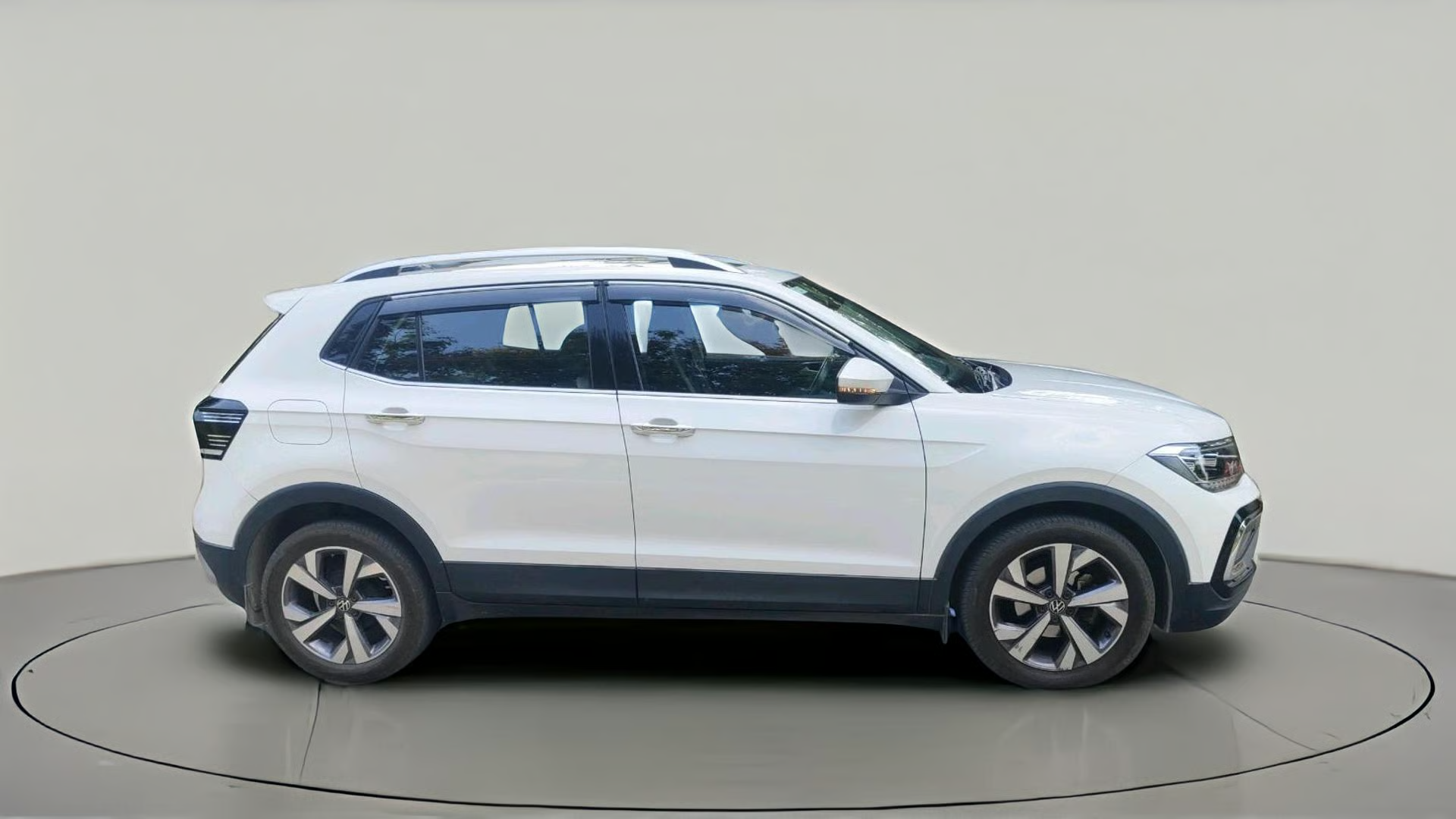 2021 Volkswagen TAIGUN TOPLINE 1.0 TSI AT, Petrol, Automatic, 33,001 km, exterior