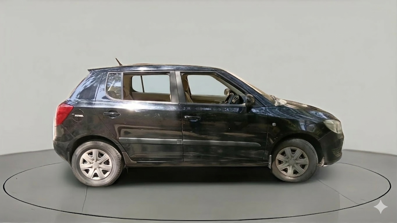 2011 Skoda Fabia AMBIENTE 1.2 MPI, Petrol, Manual, 66,461 km, exterior