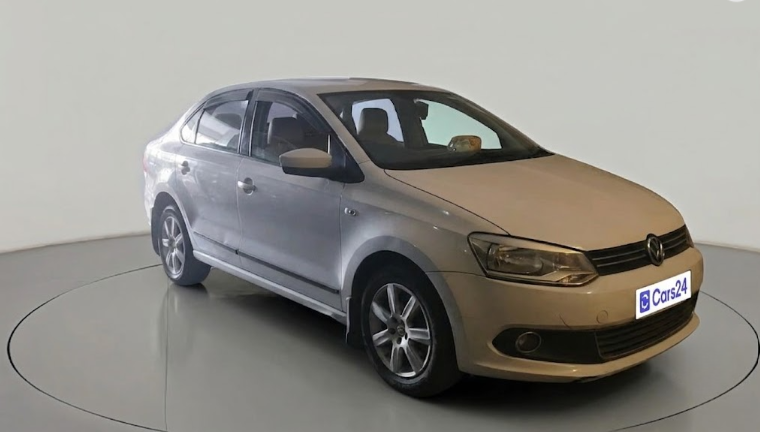 2011 Volkswagen Vento COMFORTLINE 1.6, Petrol, Manual, 50,028 km, exterior