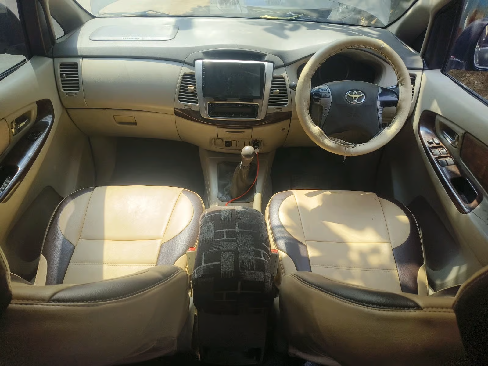 2012 Toyota Innova 2.5 VX 7 STR, Diesel, Manual, 1,53,870 km, interior