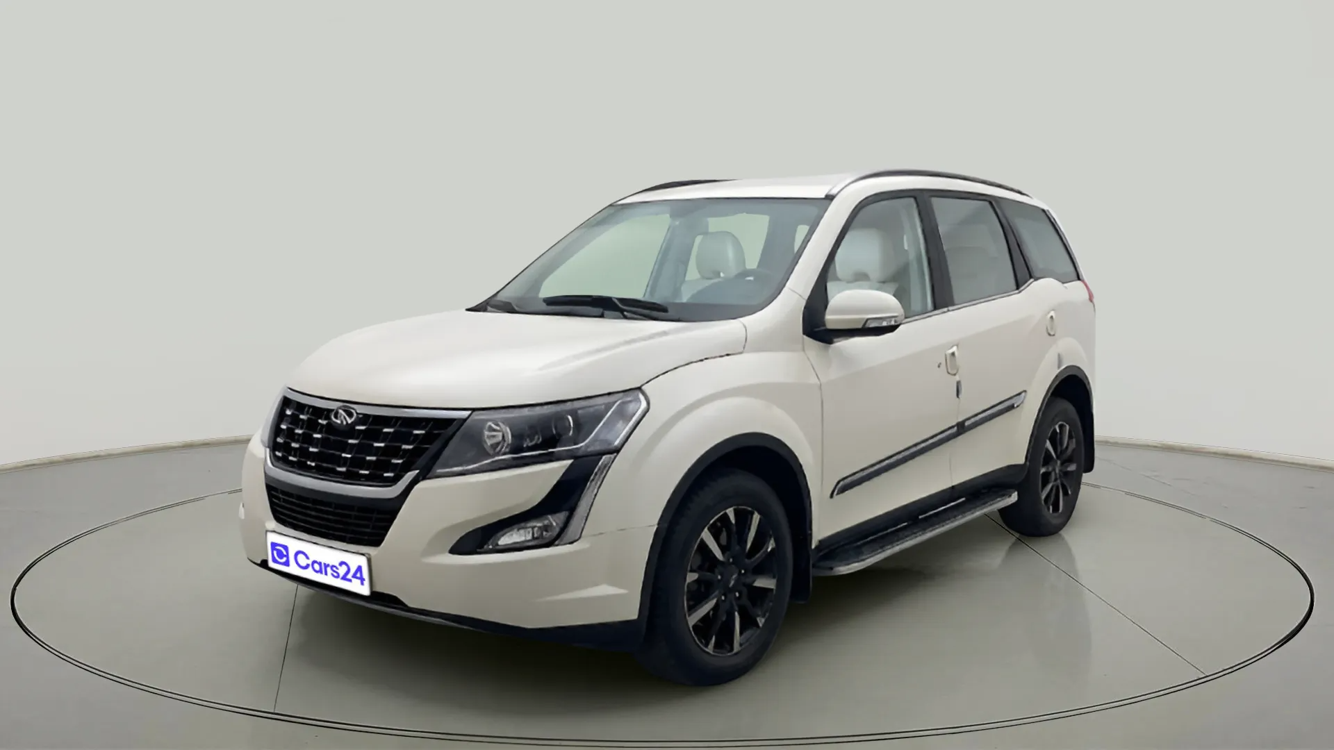 2019 Mahindra XUV500 W11 AT, Diesel, Automatic, 1,32,827 km, exterior