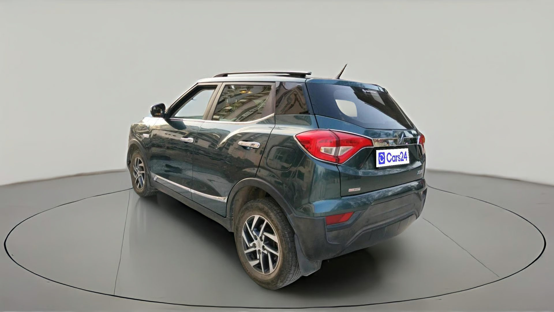 2022 Mahindra XUV300 W8 (O) 1.2 PETROL AMT, Petrol, Automatic, 78,699 km, exterior