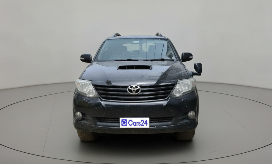 2015 Toyota Fortuner 3.0 4X2 AT, Diesel, Automatic, 2,03,658 km, exterior