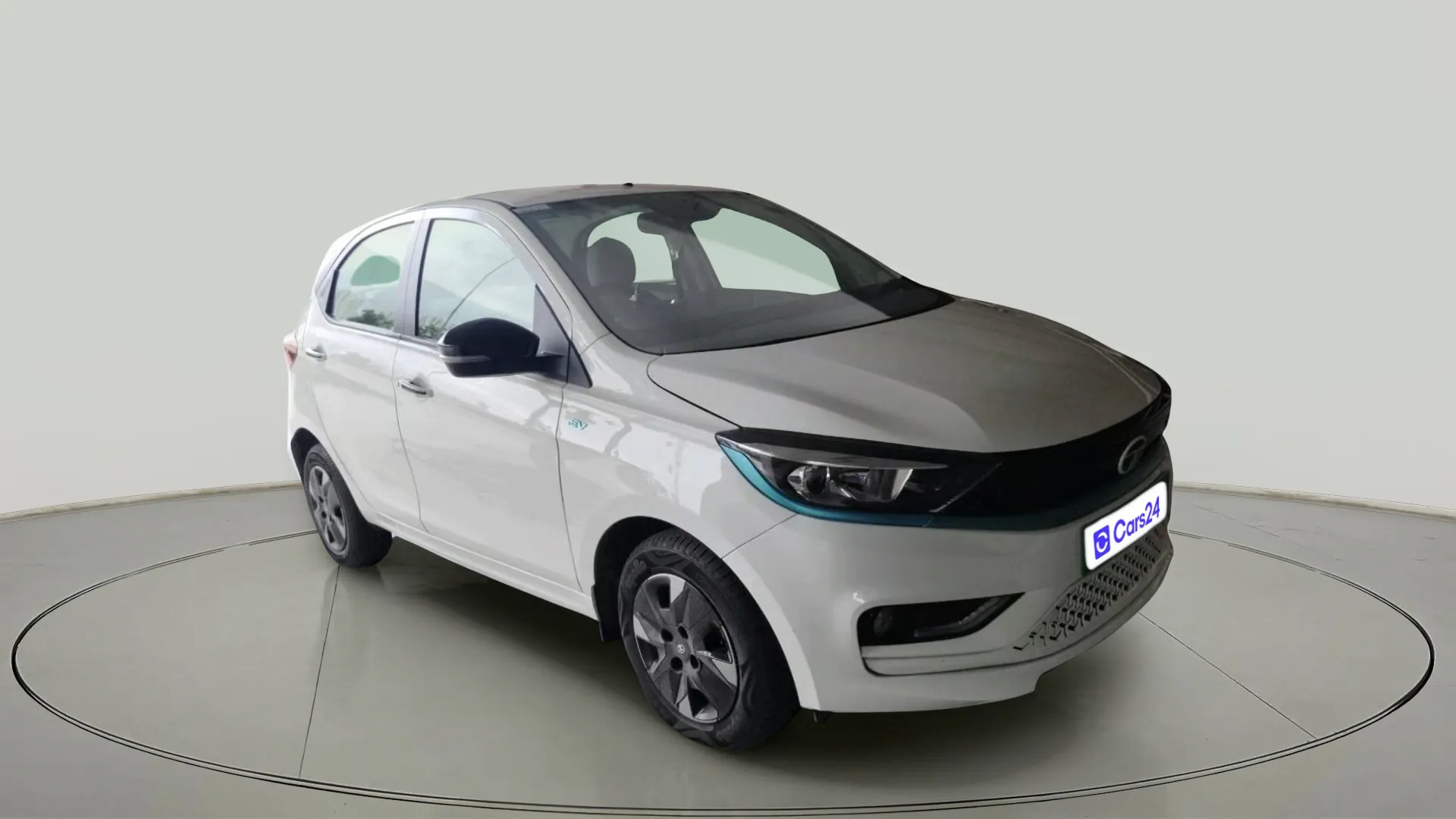 2024 Tata TIAGO EV XZ PLUS TECH LUX LONG RANGE, Electric, Automatic, 19,825 km, exterior