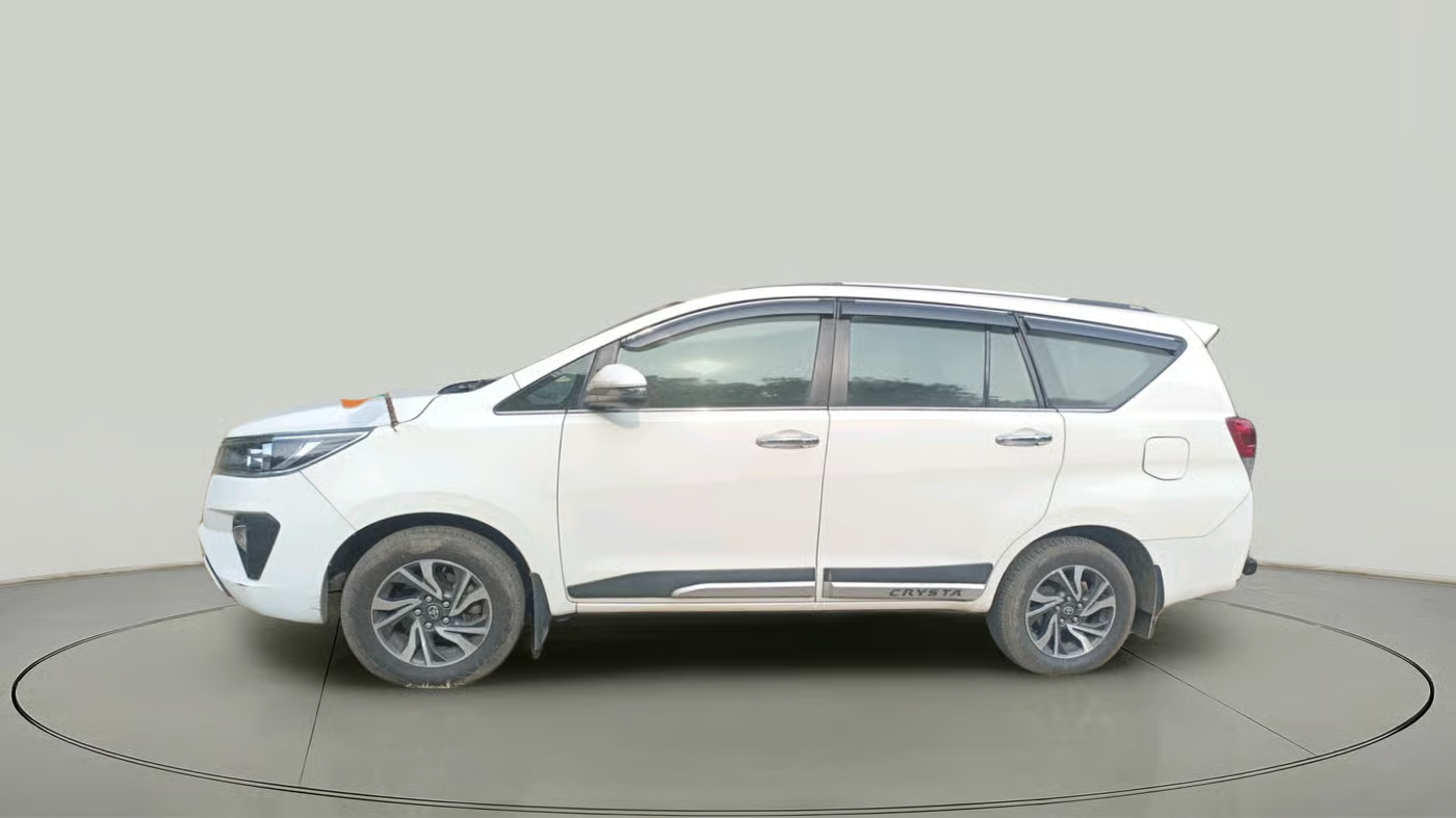 2022 Toyota Innova Crysta 2.4 G 7 STR, Diesel, Manual, 69,140 km, exterior