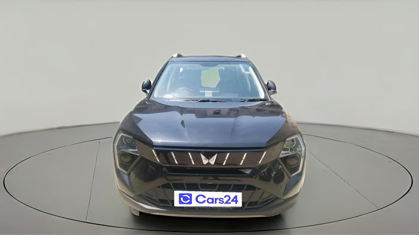 2024 Mahindra XUV 3XO AX5 1.2 L TCMPFi, Petrol, Manual, 17,217 km, exterior