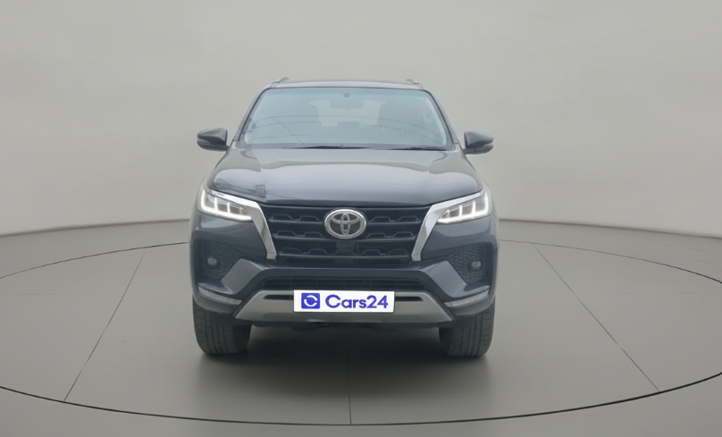 2022 Toyota Fortuner 4X2 MT 2.8 DIESEL, Diesel, Manual, 1,02,929 km, exterior