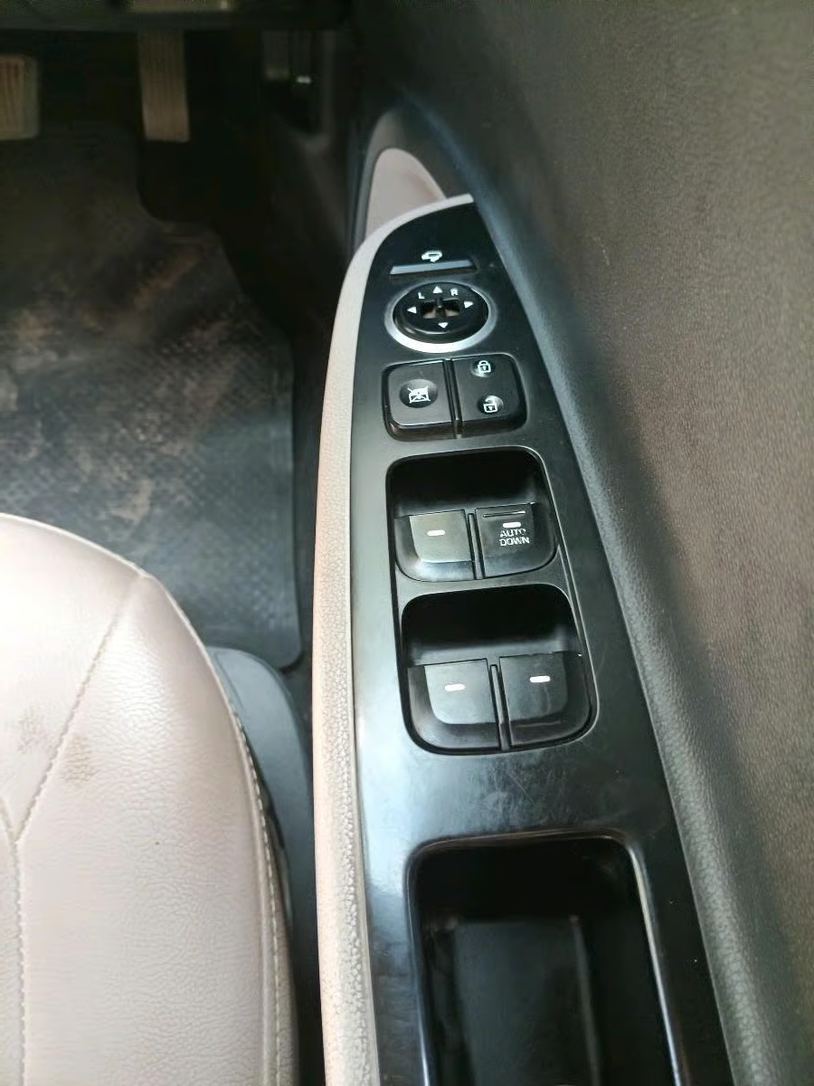 2014 Hyundai Grand i10 ASTA AT 1.2 KAPPA VTVT, Petrol, Automatic, 61,115 km, interior