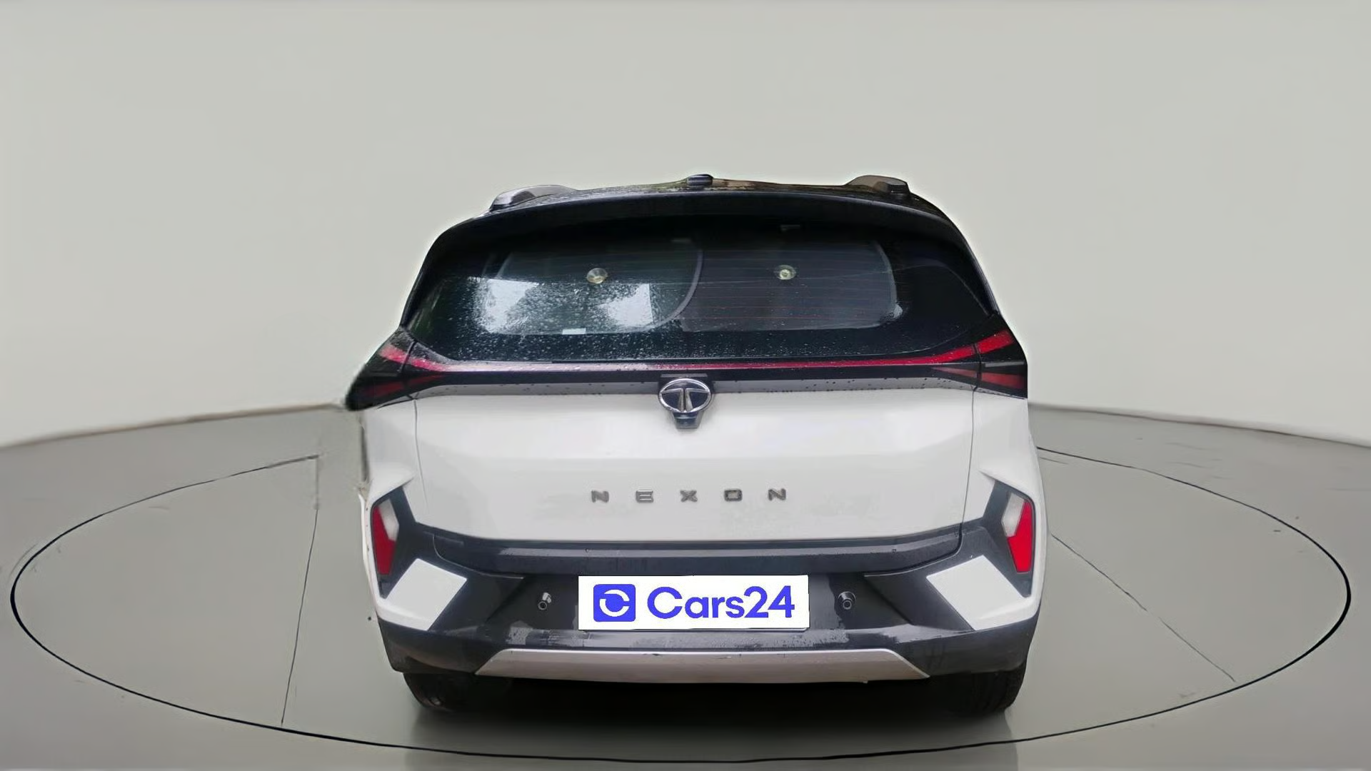 2023 Tata NEXON FEARLESS + SUNROOF AMT DUAL TONE 1.5 DIESEL, Diesel, Automatic, 65,622 km, exterior