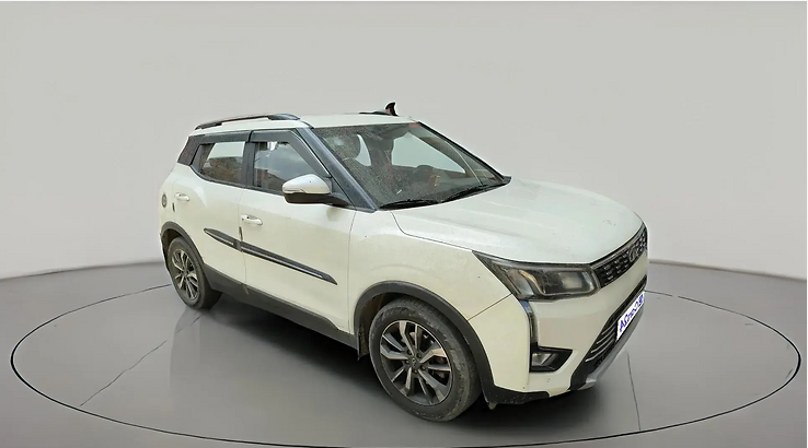 2021 Mahindra XUV300 W8 (O) 1.2 PETROL, Petrol, Manual, 1,24,967 km, exterior