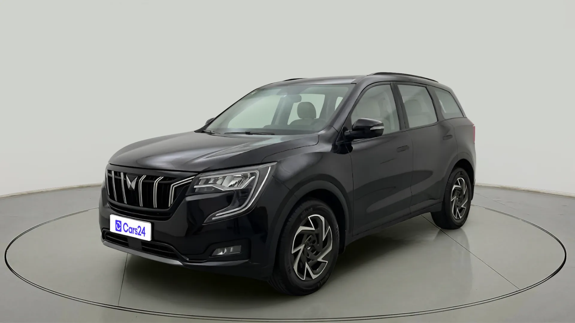 2026 Mahindra XUV700 AX 7 P AT 7 STR, Petrol, Automatic, 439 km, exterior