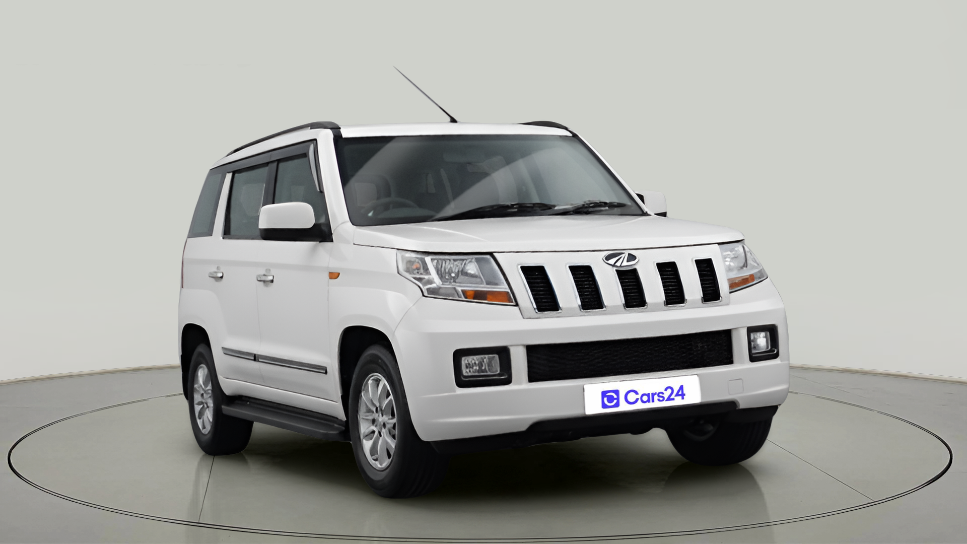 2016 Mahindra TUV300 T8, Diesel, Manual, 1,01,499 km, exterior