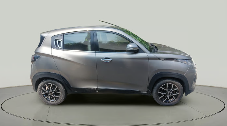 2017 Mahindra KUV 100 NXT K8 P 6 STR, Petrol, Manual, 87,444 km, exterior