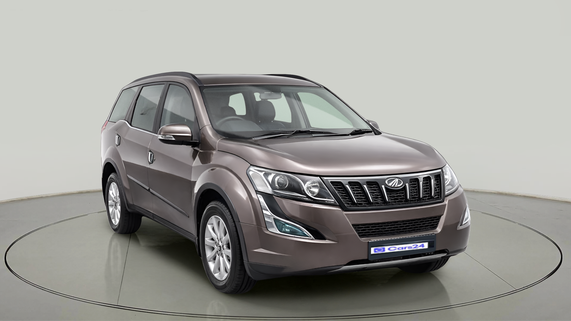 2017 Mahindra XUV500 W10 AT 1.99, Diesel, Automatic, 1,42,591 km, exterior