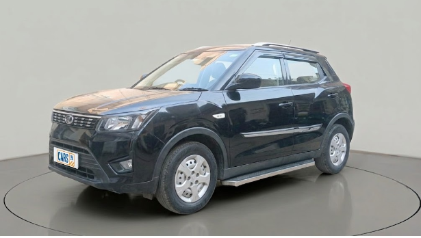 2022 Mahindra XUV300 W4 1.2 PETROL, Petrol, Manual, 33,939 km, exterior