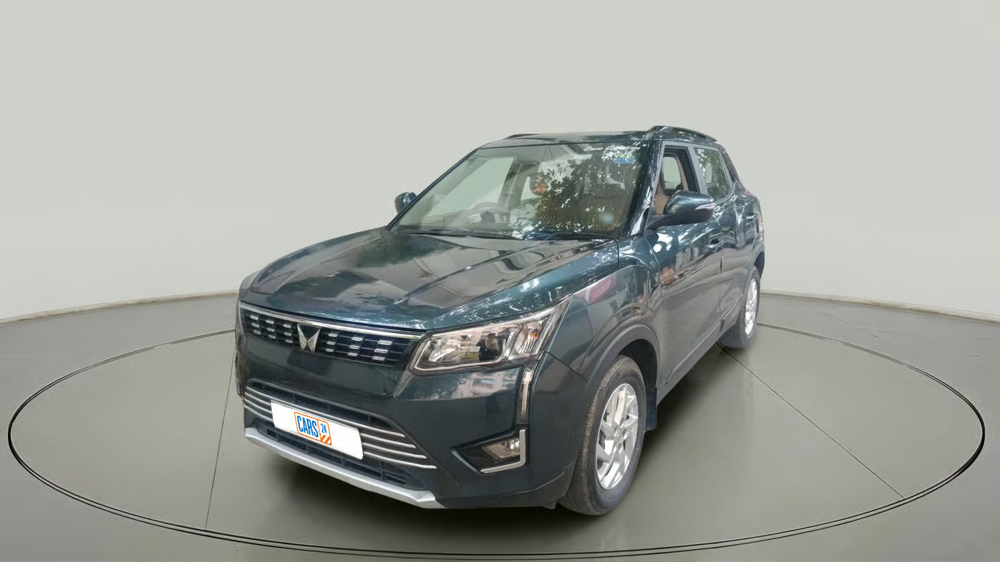 2023 Mahindra XUV300 W8 1.2 PETROL, Petrol, Manual, 19,771 km, exterior