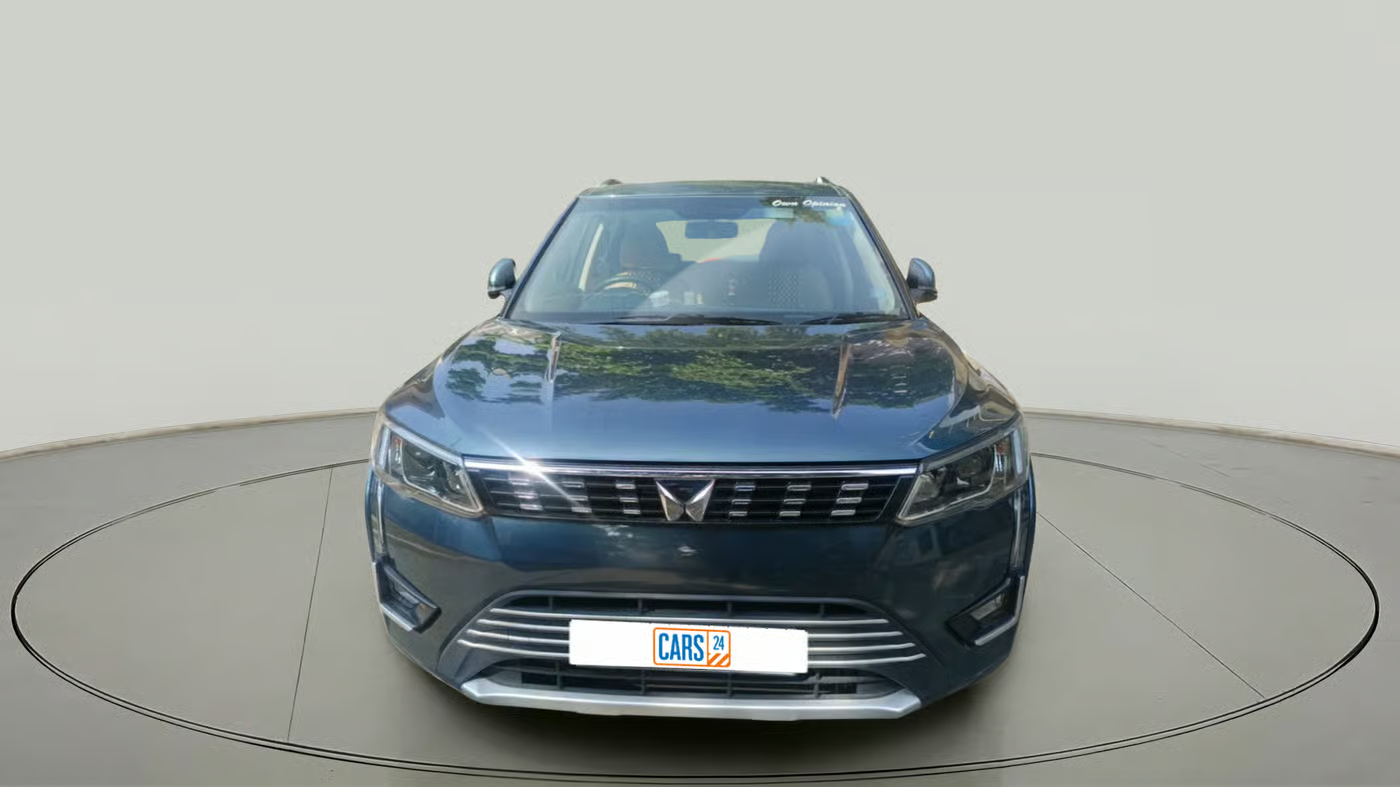 2023 Mahindra XUV300 W8 1.2 PETROL, Petrol, Manual, 19,771 km, exterior