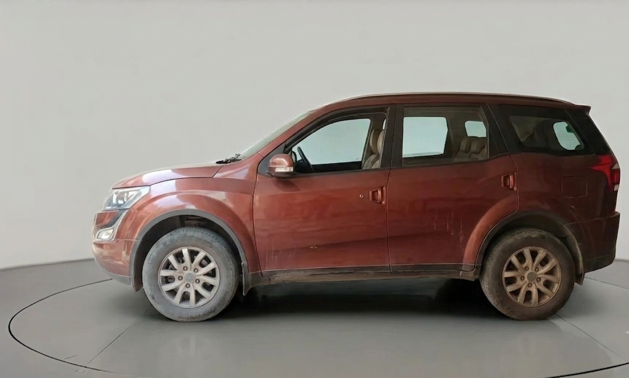 2021 Mahindra XUV500 W9 AT, Diesel, Automatic, 79,500 km, exterior