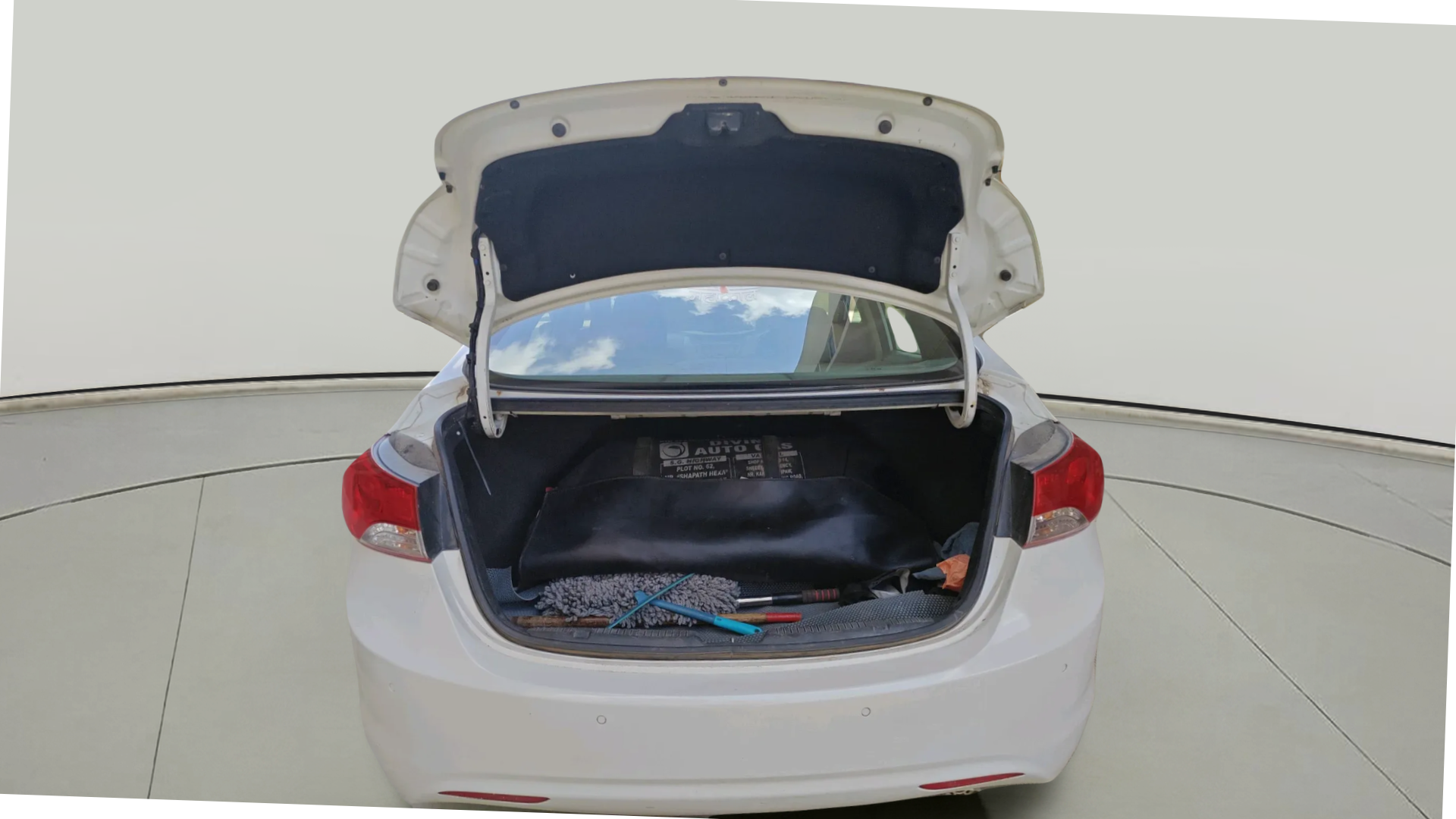 2014 Hyundai New Elantra 1.8 SX AT VTVT, Petrol, Automatic, 1,02,223 km, exterior