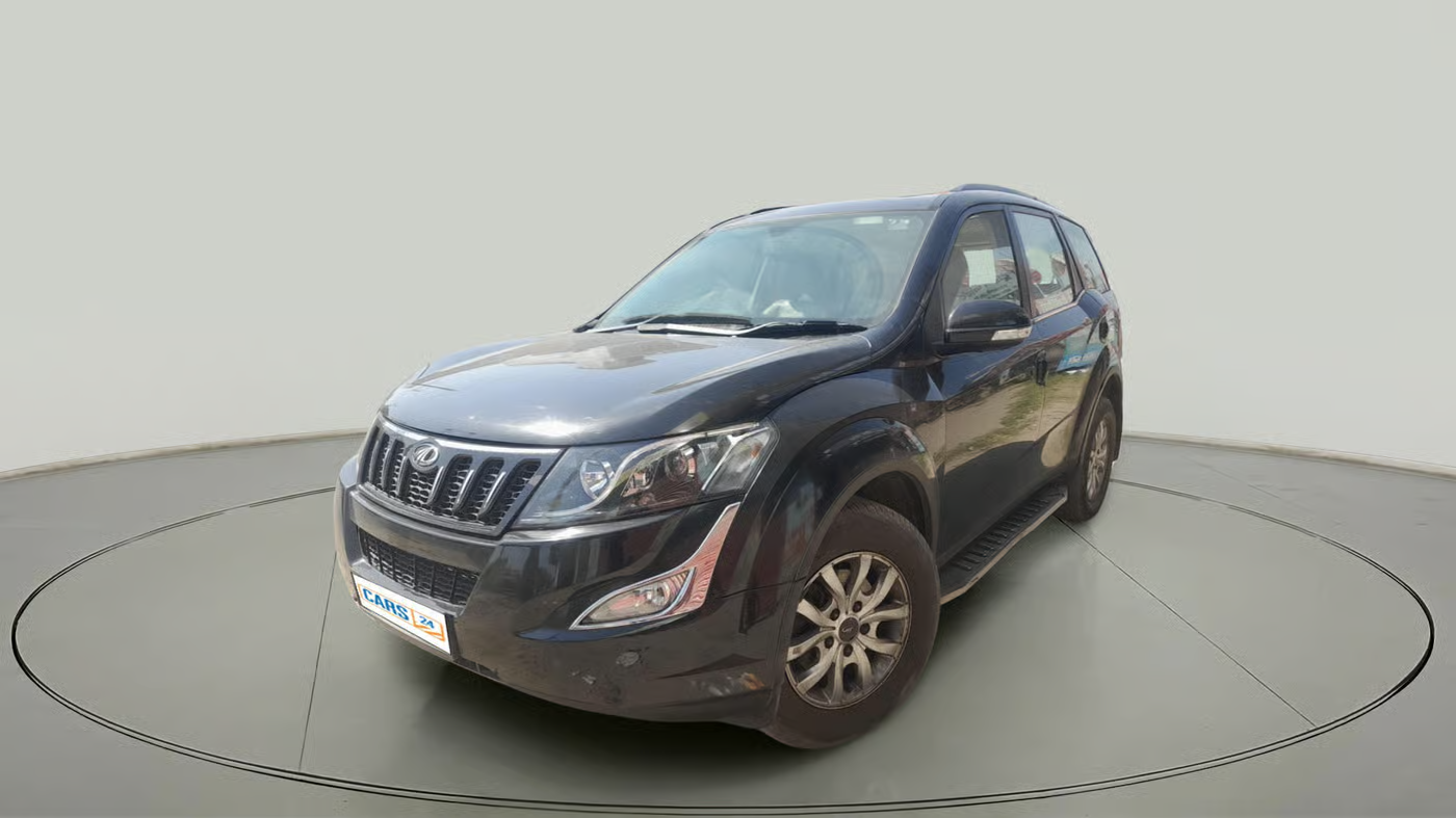 2017 Mahindra XUV500 W9, Diesel, Manual, 32,217 km, exterior
