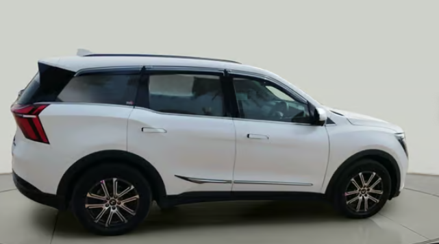 2023 Mahindra XUV700 AX 7 D AT 7 STR, Diesel, Automatic, 42,412 km, exterior
