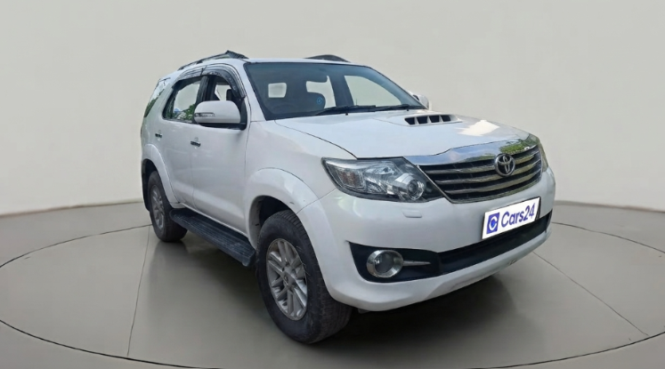 2014 Toyota Fortuner 3.0 4X2 AT, Diesel, Automatic, 1,21,998 km, exterior