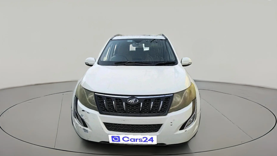 2016 Mahindra XUV500 W10, Diesel, Manual, 2,15,746 km, exterior